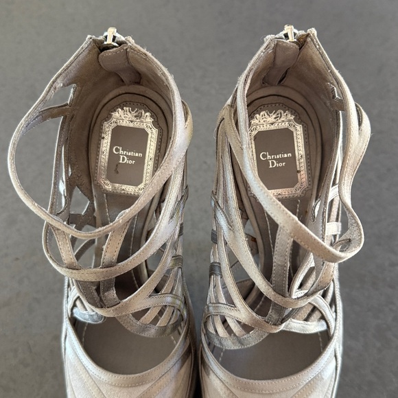 🎉HOST PICK🎉 Christian DIOR Circles Silver Heels - Picture 8 of 10